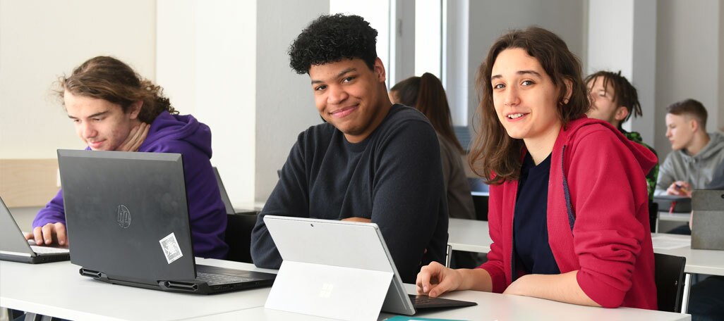 Lehrer (m/w/d) Deutsch Mittelstufe, 1. Bild