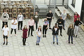 Klax Schule: Ein Klassenfoto aus der Mittelstufe