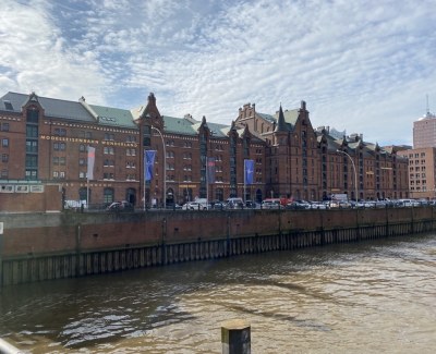 Hamburg vom Wasser aus